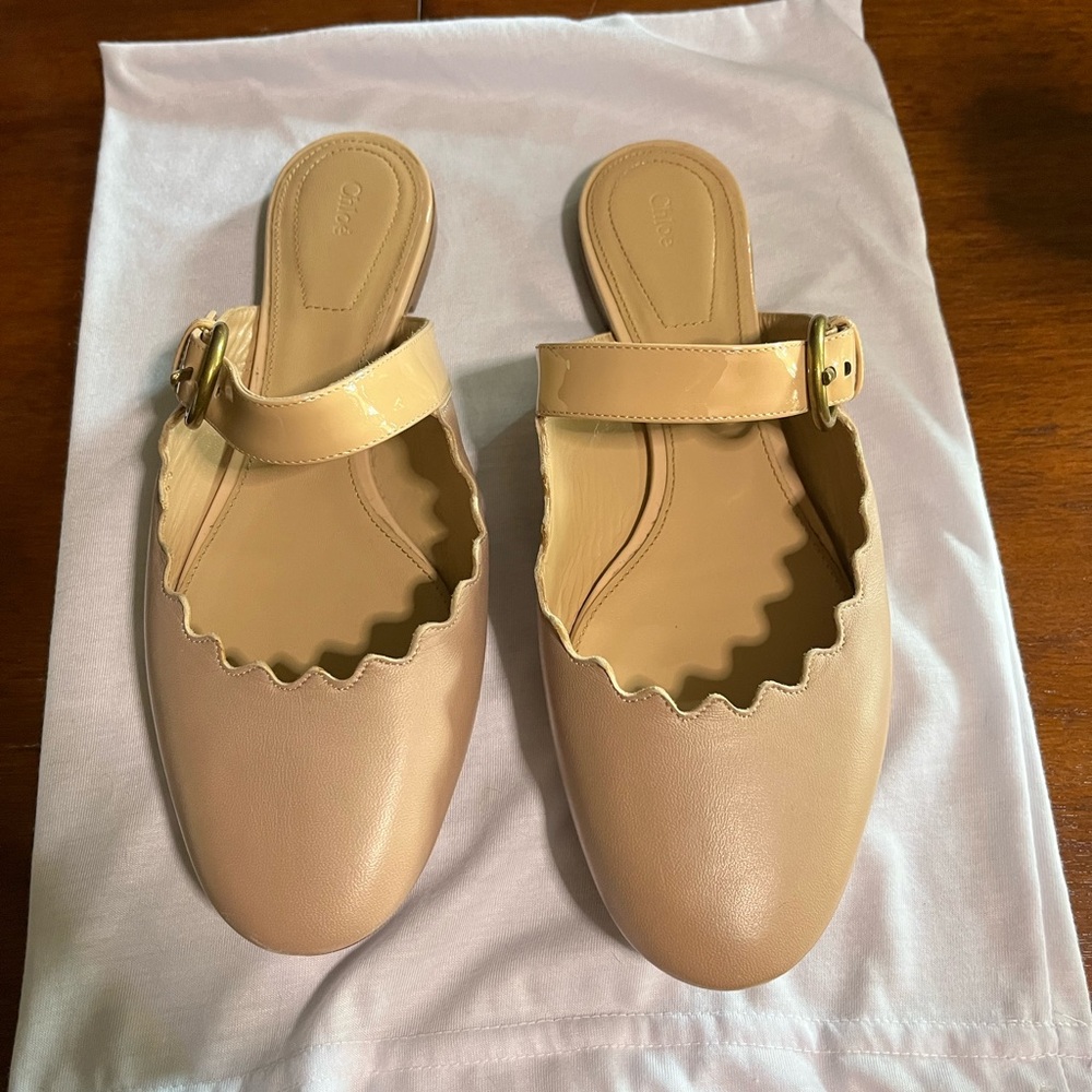 Chloe Scalloped Slip On Flats